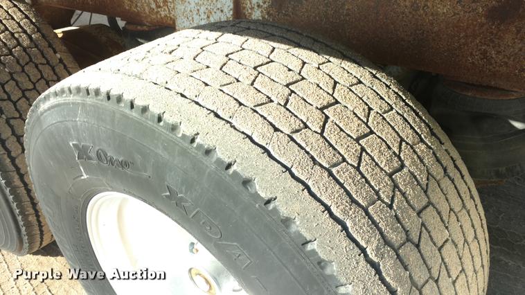 image for item DA4412 1995 Ledwell feed delivery trailer