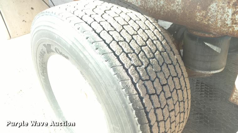 image for item DA4412 1995 Ledwell feed delivery trailer