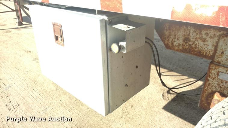 image for item DA4412 1995 Ledwell feed delivery trailer