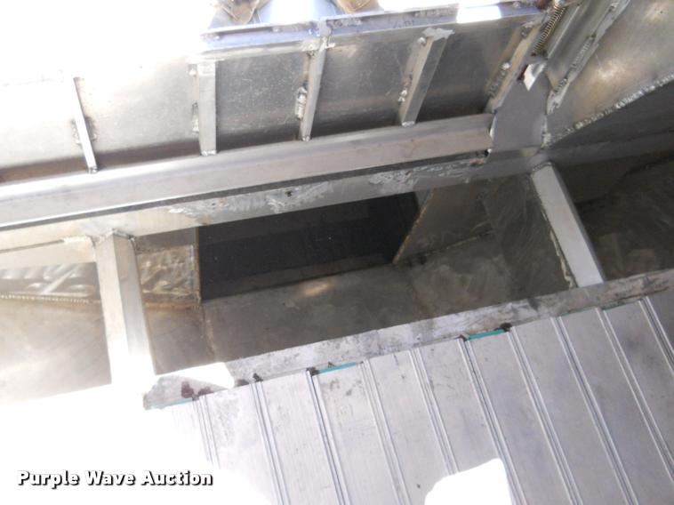 image for item DA4412 1995 Ledwell feed delivery trailer