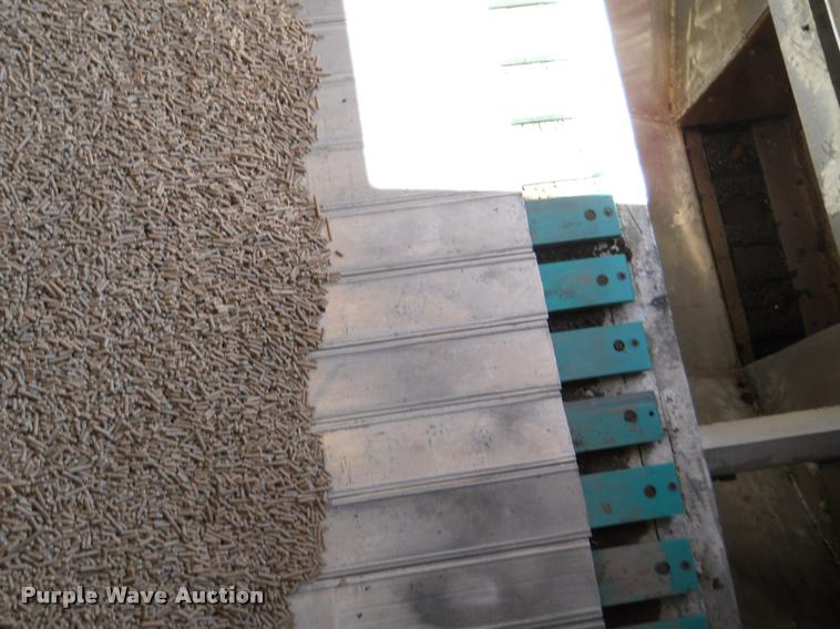 image for item DA4412 1995 Ledwell feed delivery trailer