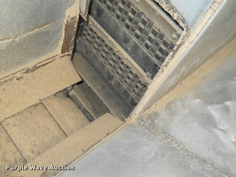 image for item DA4412 1995 Ledwell feed delivery trailer