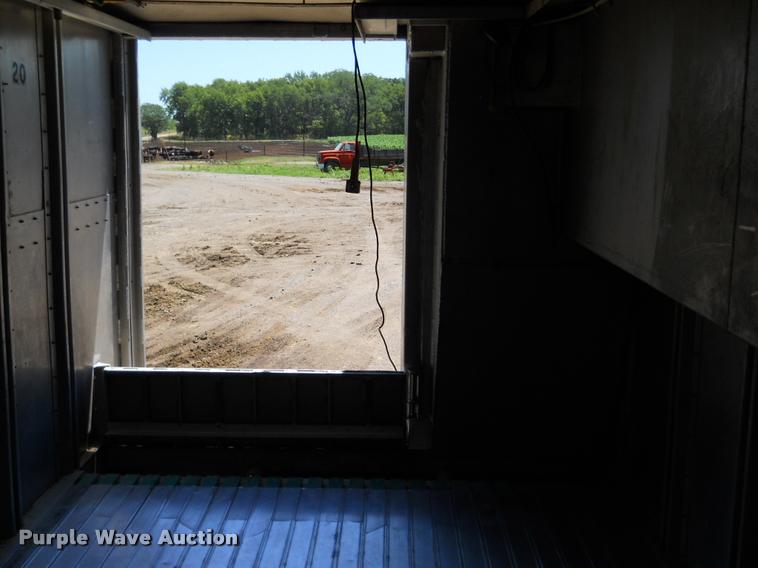 image for item DA4412 1995 Ledwell feed delivery trailer