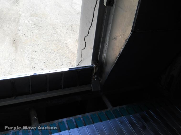 image for item DA4412 1995 Ledwell feed delivery trailer