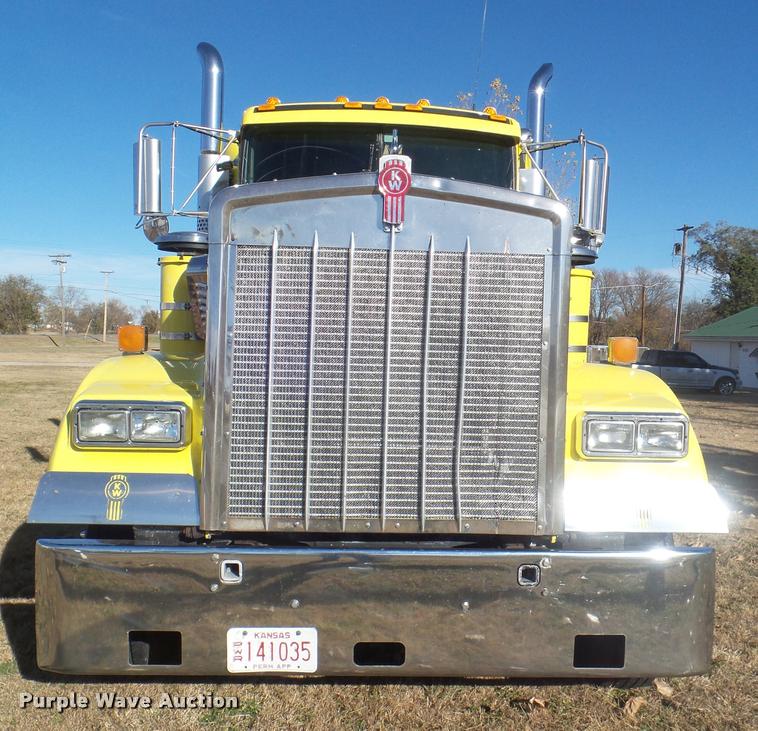 image for item DA5015 2004 Kenworth W900 semi truck