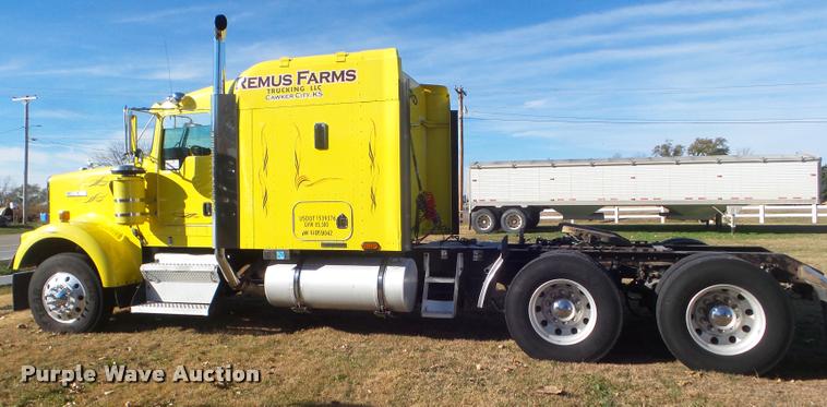 image for item DA5015 2004 Kenworth W900 semi truck