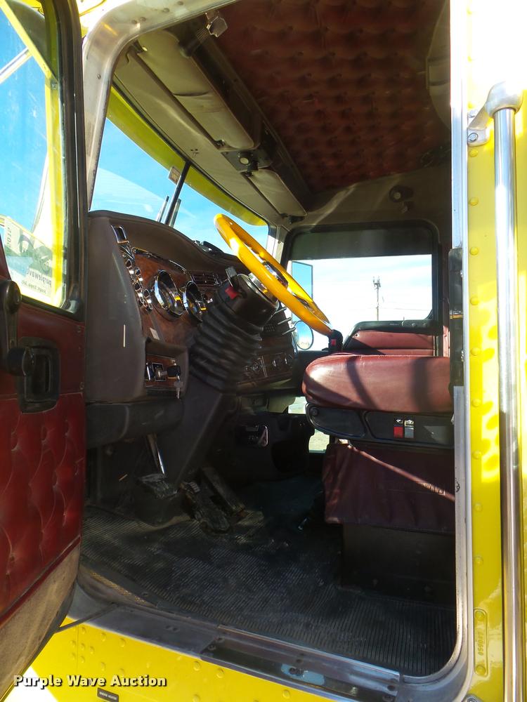 image for item DA5015 2004 Kenworth W900 semi truck