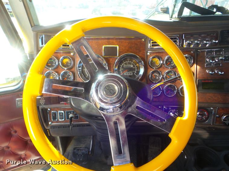 image for item DA5015 2004 Kenworth W900 semi truck