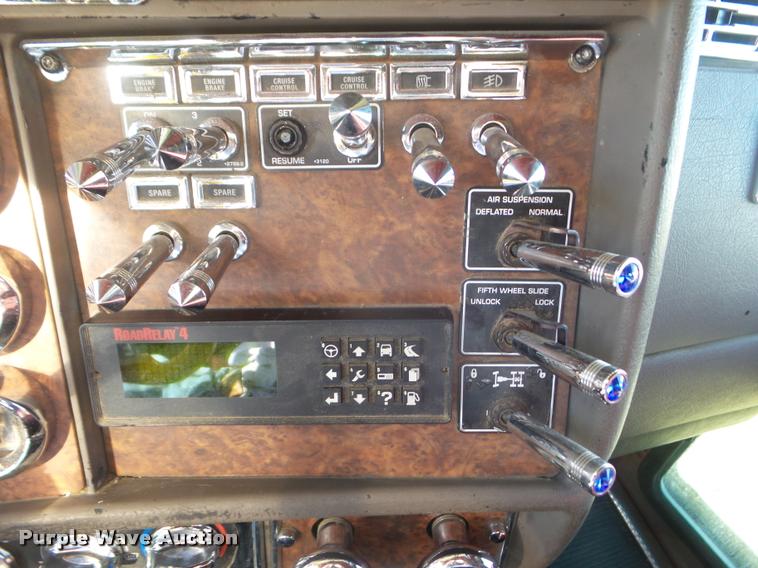 image for item DA5015 2004 Kenworth W900 semi truck