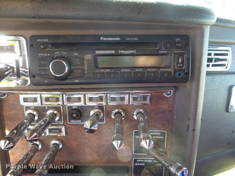 image for item DA5015 2004 Kenworth W900 semi truck