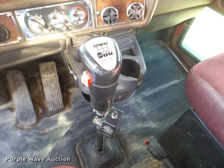 image for item DA5015 2004 Kenworth W900 semi truck