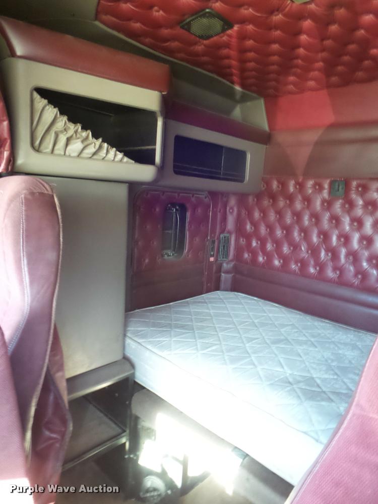 image for item DA5015 2004 Kenworth W900 semi truck