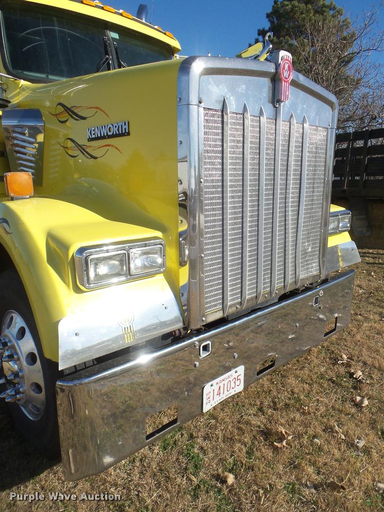 image for item DA5015 2004 Kenworth W900 semi truck
