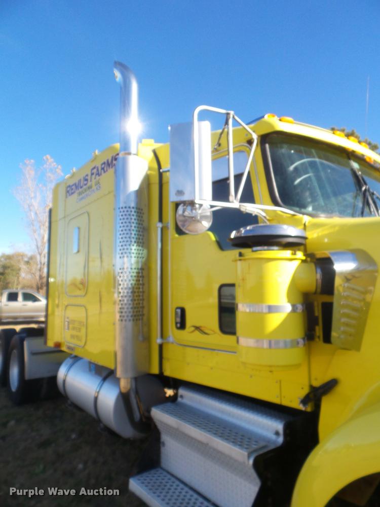 image for item DA5015 2004 Kenworth W900 semi truck