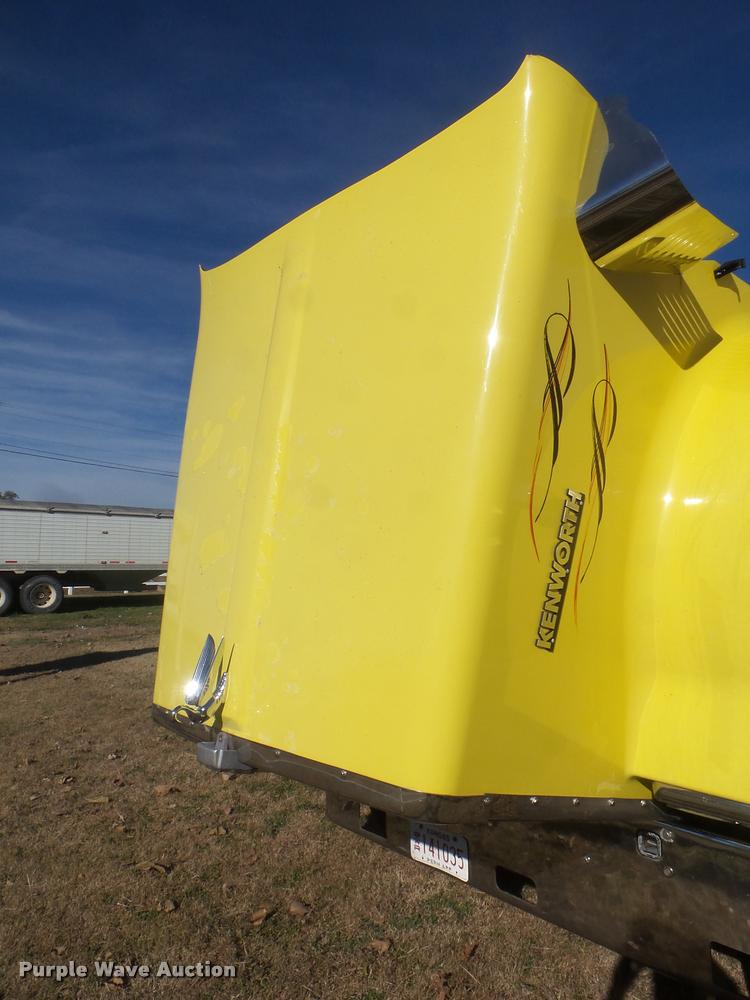 image for item DA5015 2004 Kenworth W900 semi truck