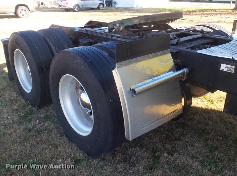 image for item DA5015 2004 Kenworth W900 semi truck