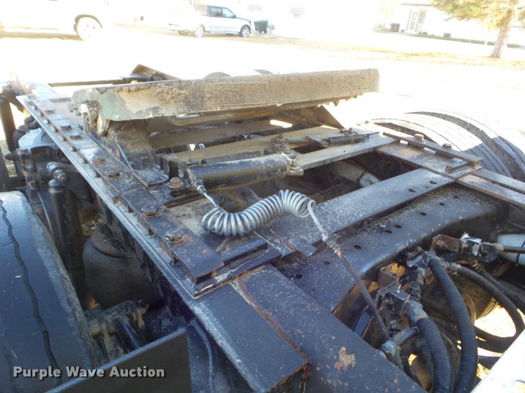 image for item DA5015 2004 Kenworth W900 semi truck