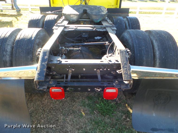 image for item DA5015 2004 Kenworth W900 semi truck