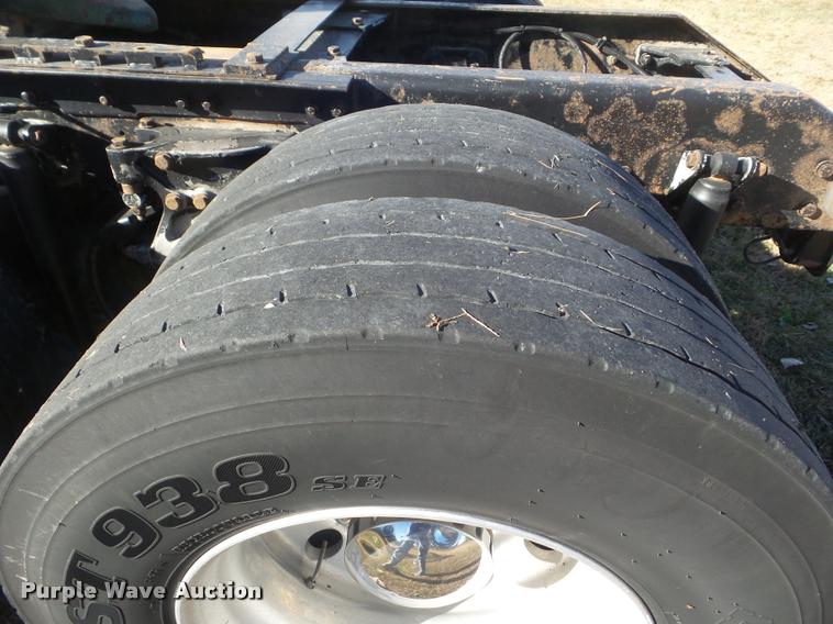 image for item DA5015 2004 Kenworth W900 semi truck