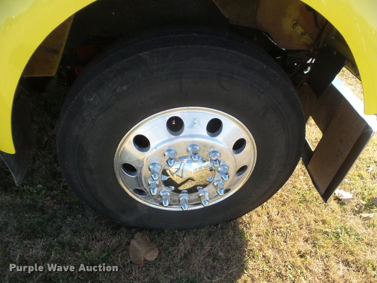 image for item DA5015 2004 Kenworth W900 semi truck