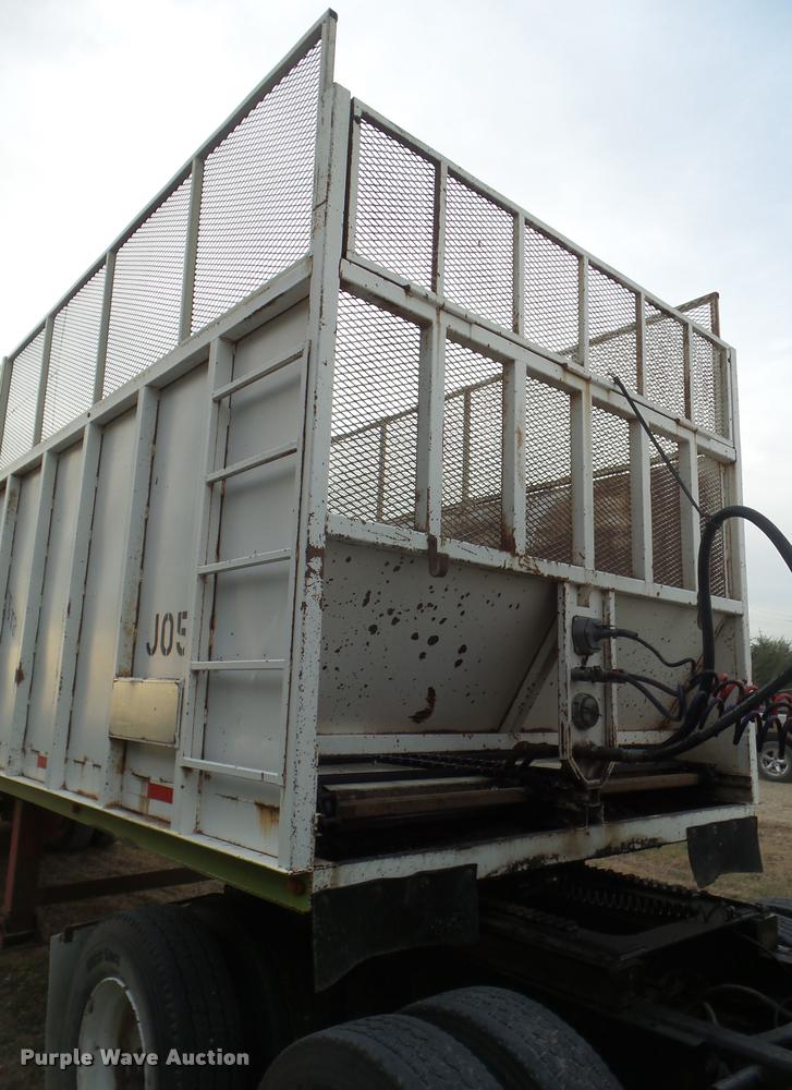 image for item DA5032 2006 Yellow X Trailers live bottom trailer