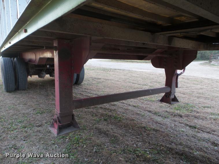 image for item DA5032 2006 Yellow X Trailers live bottom trailer