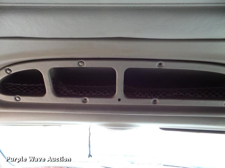 image for item DA8982 2003 Peterbilt 387 semi truck