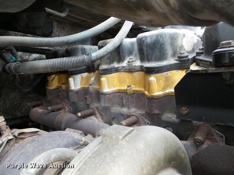 image for item DA8982 2003 Peterbilt 387 semi truck