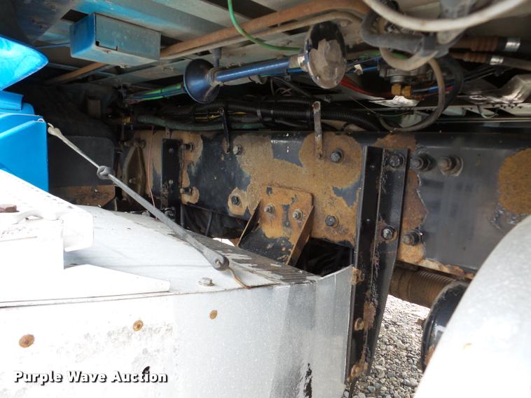 image for item DA8982 2003 Peterbilt 387 semi truck