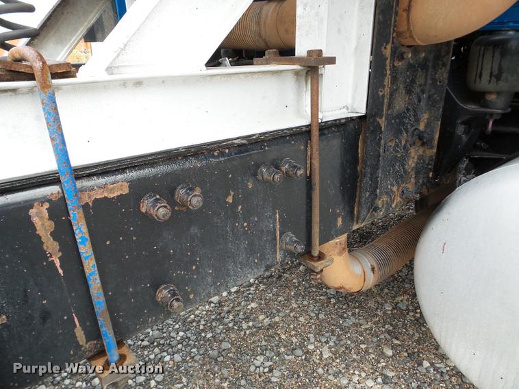 image for item DA8982 2003 Peterbilt 387 semi truck