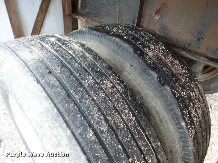 image for item DA8983 1995 Transcraft TL2000 W2 flatbed trailer