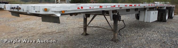 image for item DA8985 1995 Benson flatbed trailer