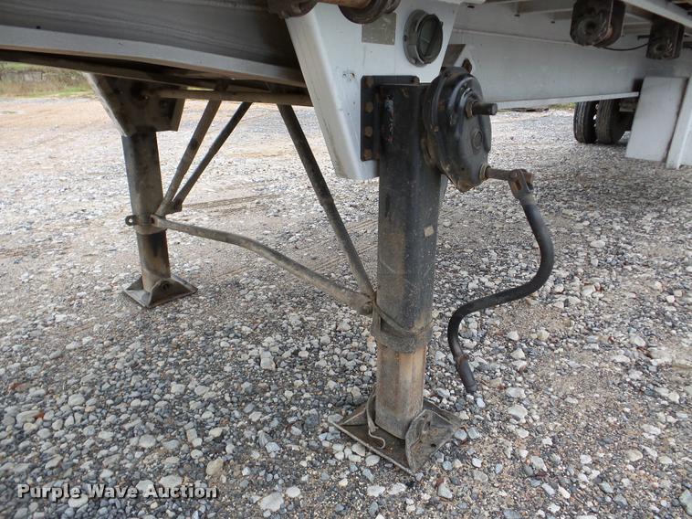 image for item DA8985 1995 Benson flatbed trailer