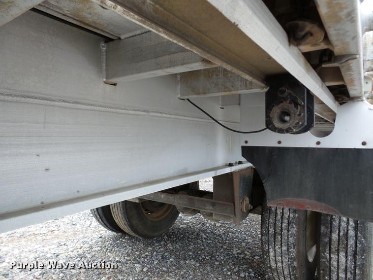 image for item DA8985 1995 Benson flatbed trailer