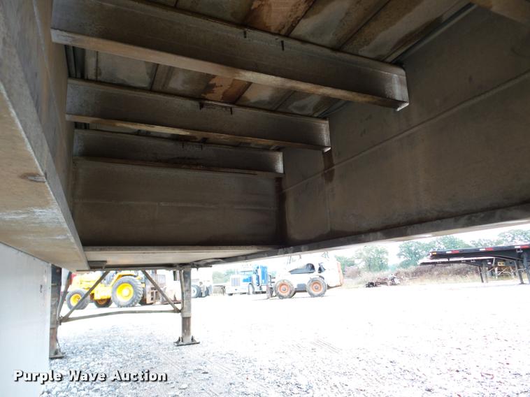 image for item DA8985 1995 Benson flatbed trailer