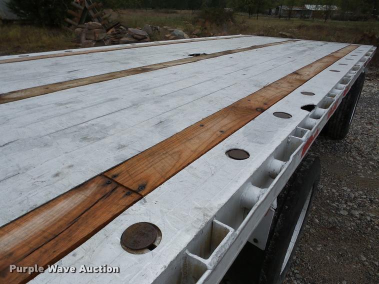 image for item DA8985 1995 Benson flatbed trailer