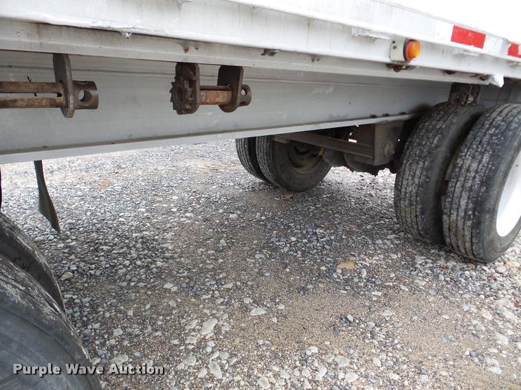 image for item DA8985 1995 Benson flatbed trailer