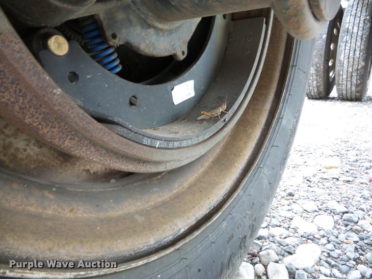 image for item DA8985 1995 Benson flatbed trailer