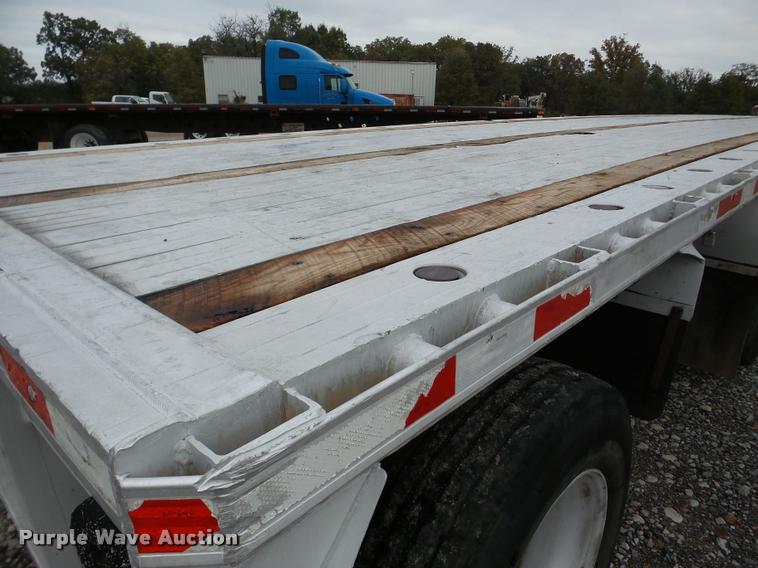 image for item DA8985 1995 Benson flatbed trailer