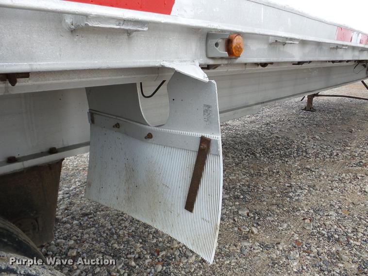 image for item DA8985 1995 Benson flatbed trailer