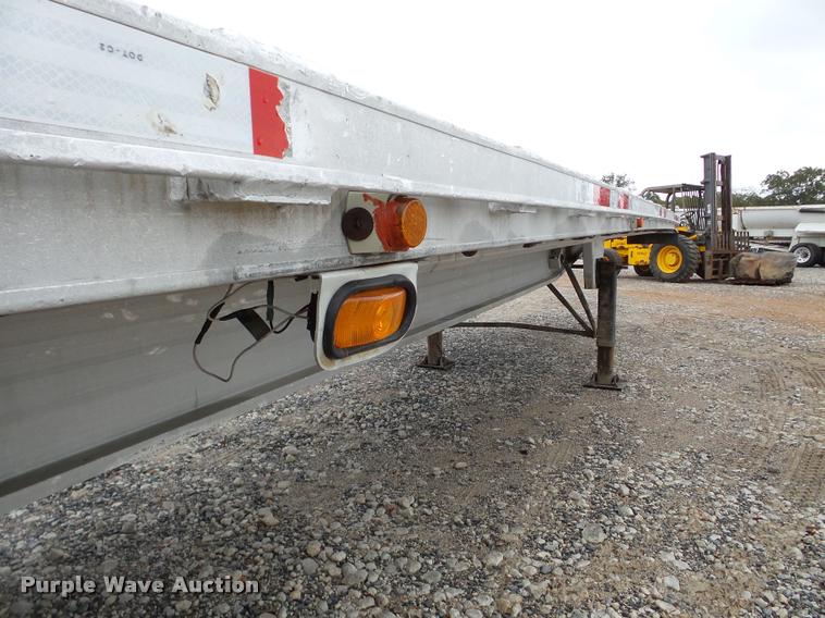 image for item DA8985 1995 Benson flatbed trailer