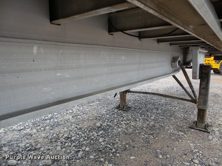 image for item DA8985 1995 Benson flatbed trailer