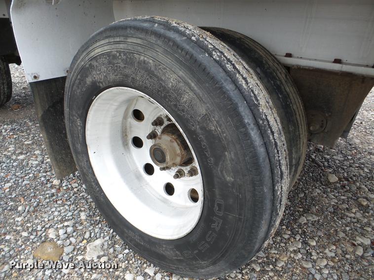 image for item DA8985 1995 Benson flatbed trailer