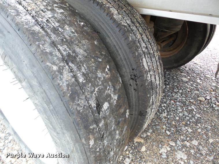 image for item DA8985 1995 Benson flatbed trailer