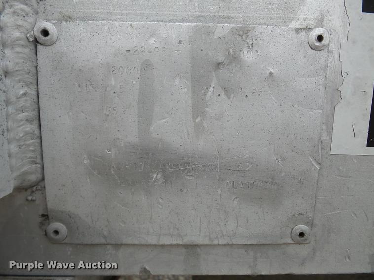 image for item DA8985 1995 Benson flatbed trailer