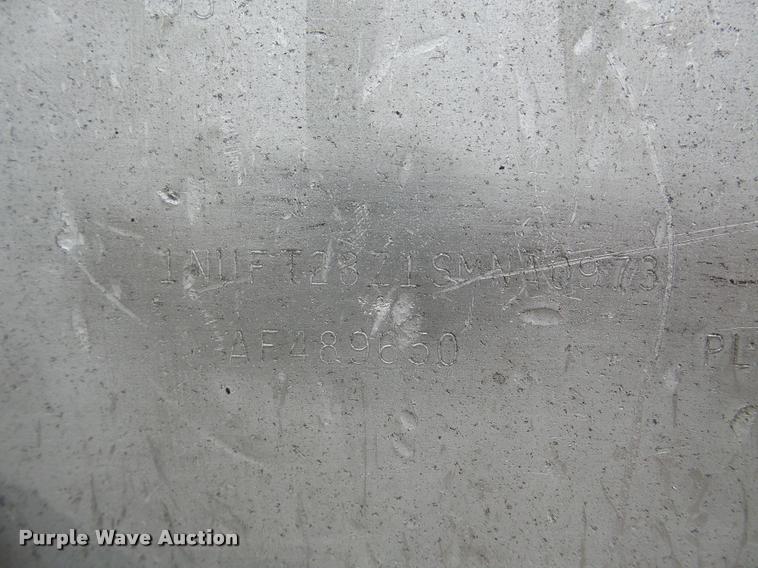 image for item DA8985 1995 Benson flatbed trailer