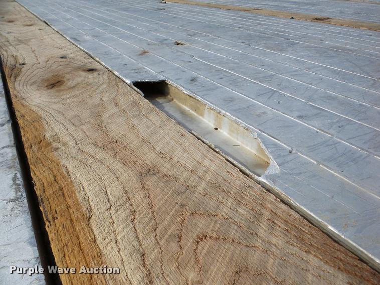 image for item DA8985 1995 Benson flatbed trailer