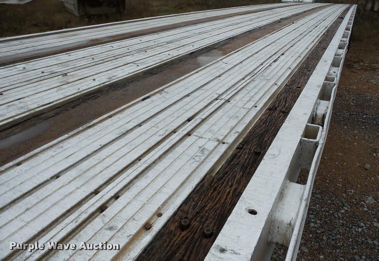 image for item DA8986 1998 Transcraft Eagle W2 flatbed trailer