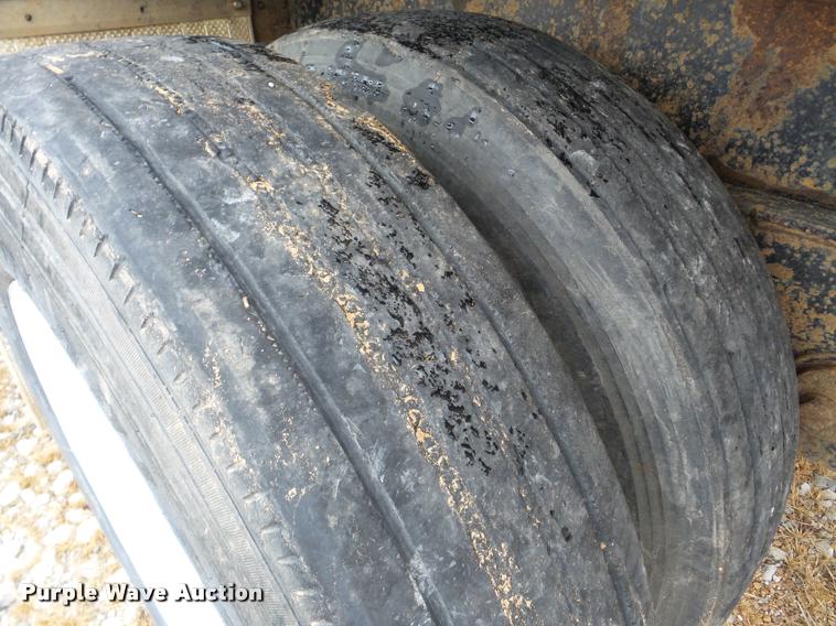 image for item DA8986 1998 Transcraft Eagle W2 flatbed trailer