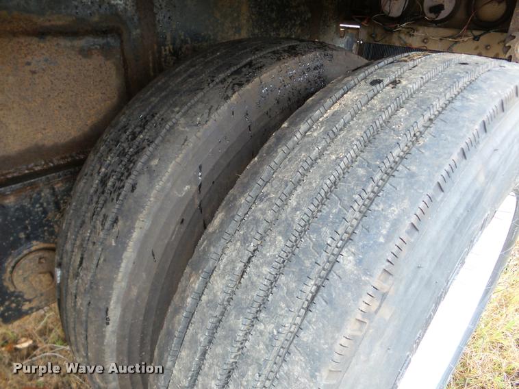 image for item DA8986 1998 Transcraft Eagle W2 flatbed trailer